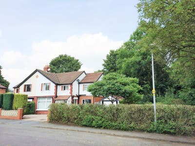 Closest Nice House in Telford to Central Park Main Photo