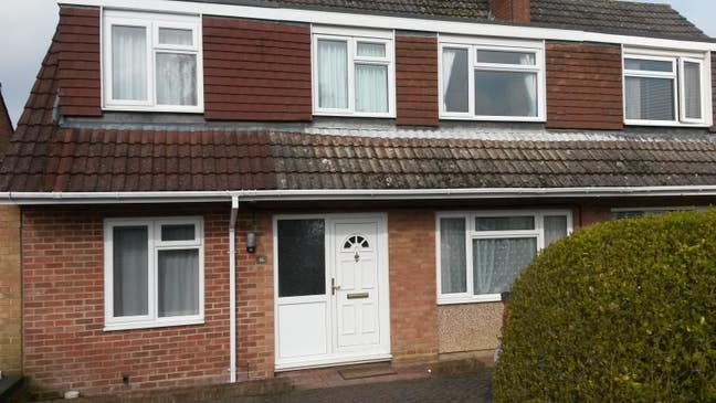 Ground Floor Refurbished Ensuite Room Available Main Photo