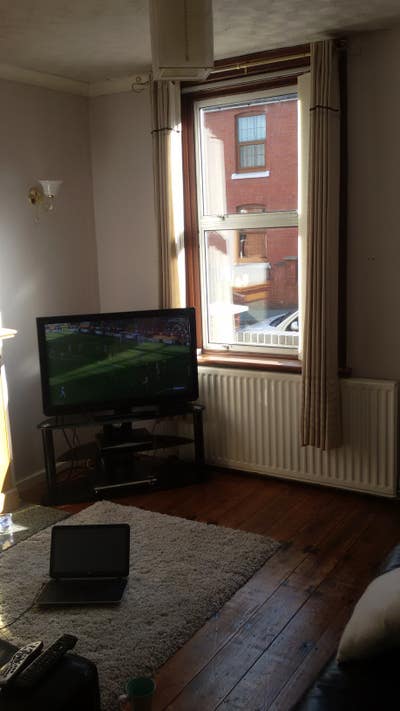 House share wanted with professional people Main Photo