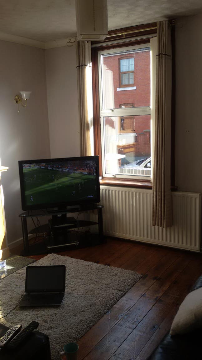House share wanted with professional people Main Photo