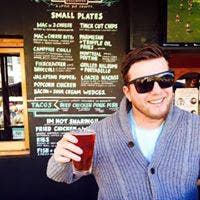 Looking for a room or buddy up Main Photo