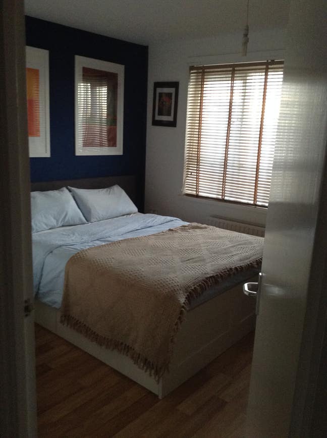 Large bright double room in central croydon Main Photo