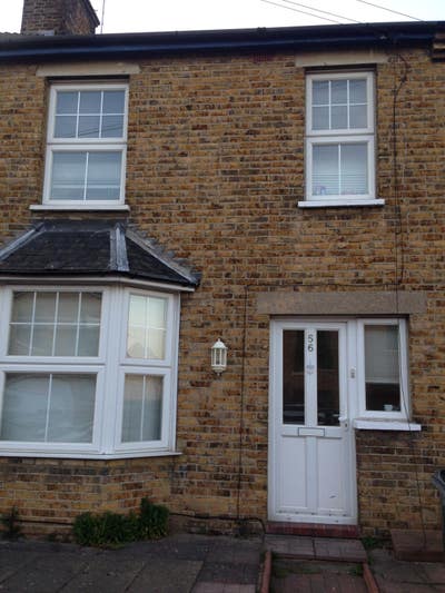 2 Double rooms, one with en-suite available NOW! Main Photo