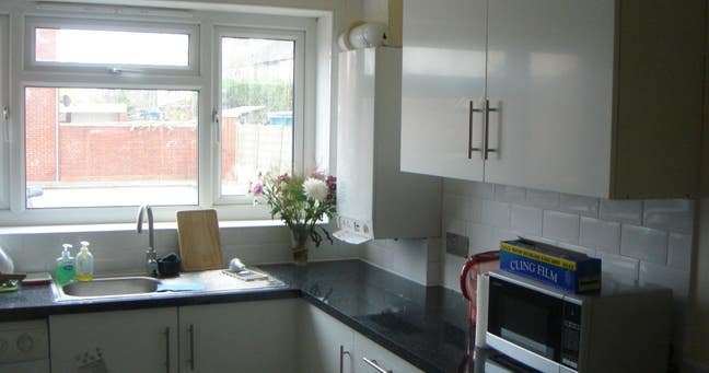 Large double  bedroom near Canning Town  Main Photo