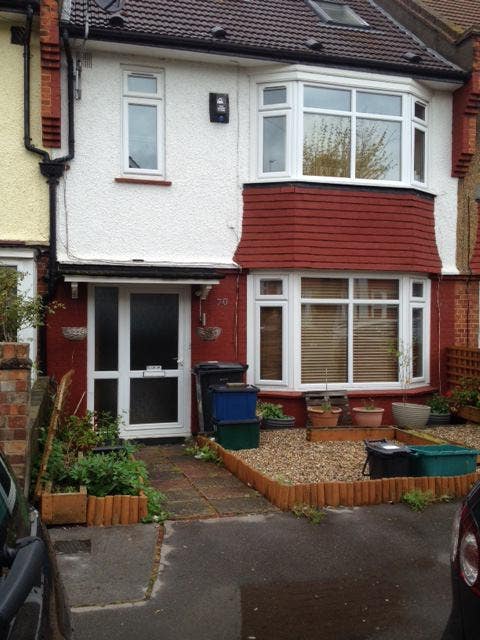  LARGE Double Room w/ Bathroom: females only Main Photo