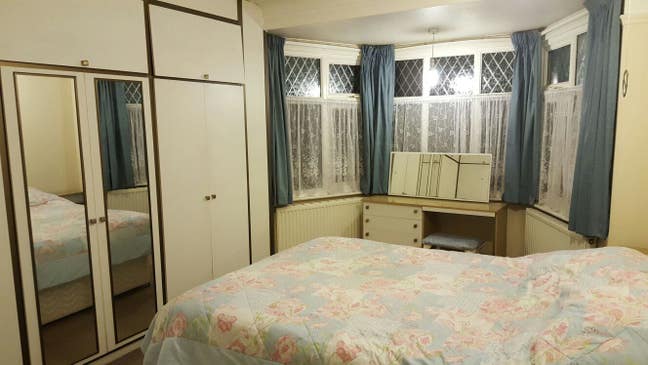 Large Clean Double Bedroom Main Photo