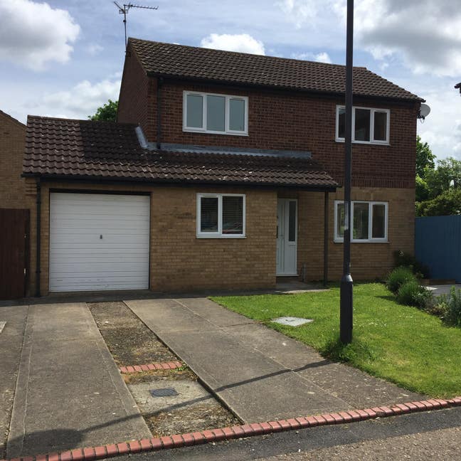 HOUSE IN ORTON near Lynch Wood Bus ensuite.      Main Photo