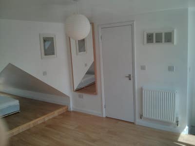 Self-contained loft studio - ALL BILLS Main Photo