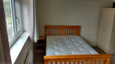 Large Bright Rooms Main Photo