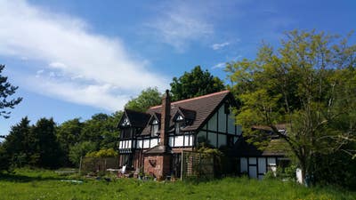 Tudor farmhouse set in 24 acres .. Main Photo