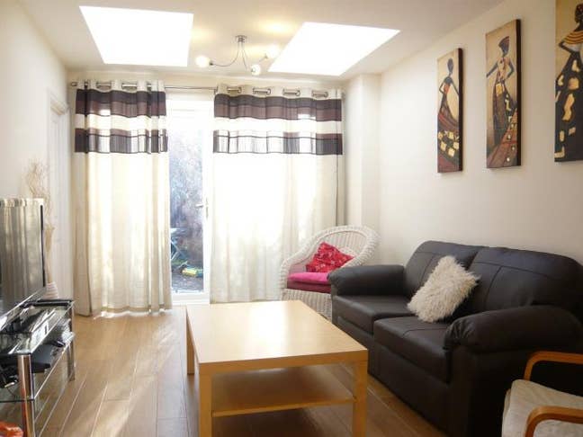 £230 Weekly: Large Double - No Bills. Short Let Ok Main Photo