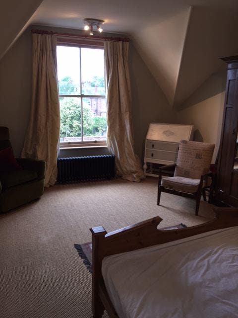 West End- Big Room in a Large Open Plan House. Main Photo