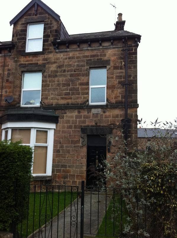 Room to rent close to Town Centre Main Photo