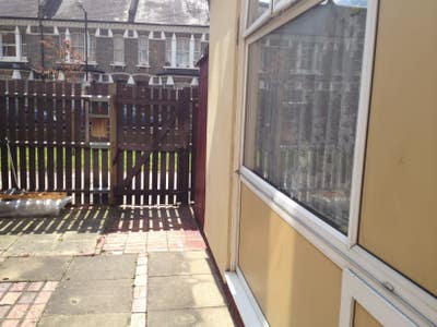 SE17 clean/quiet/spacious double room for Single Main Photo