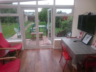 Room in professional household Main Photo