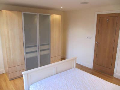 Large Double Room Parking & Bills Included Main Photo
