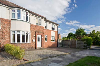 Double en suite room for rent in quiet road Main Photo