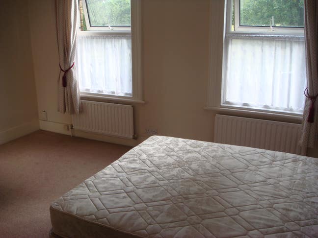 Great Double Room in Fabulous Two Storey Cottage  Main Photo