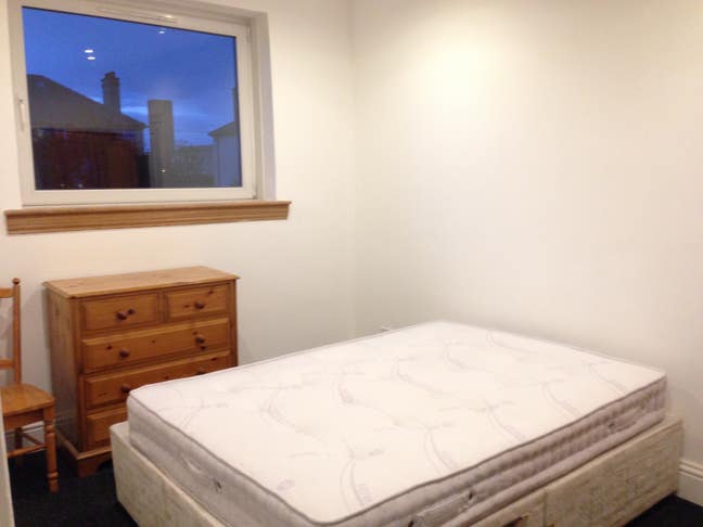 ** reduced** lovely large furnished double room Main Photo