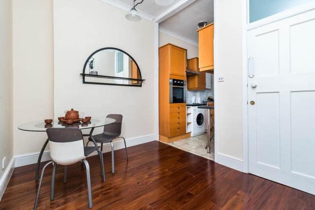 Beautifully refurbished flat Main Photo