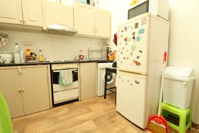Spacious 2 bed flat to let in London N16 Main Photo