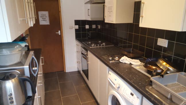 Large Ensuite Rooms £850 Pcm Bills Incl Main Photo