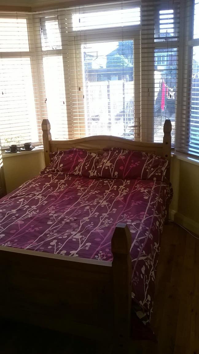 Lovely Double and single rooms near train station Main Photo