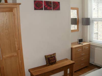   Bright double loft room to let &pound;750 pcm Main Photo