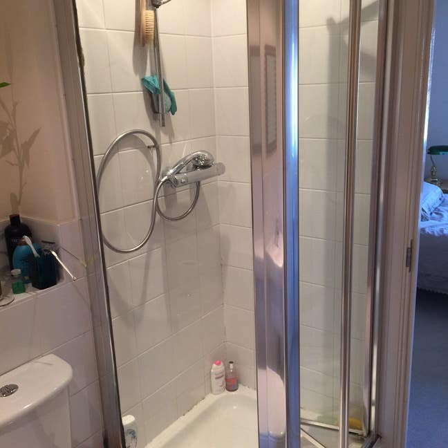 Bright & lovely double room - modern development Main Photo
