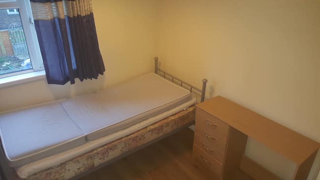 Single room in fantastic location,Zone 2-Stratford Main Photo