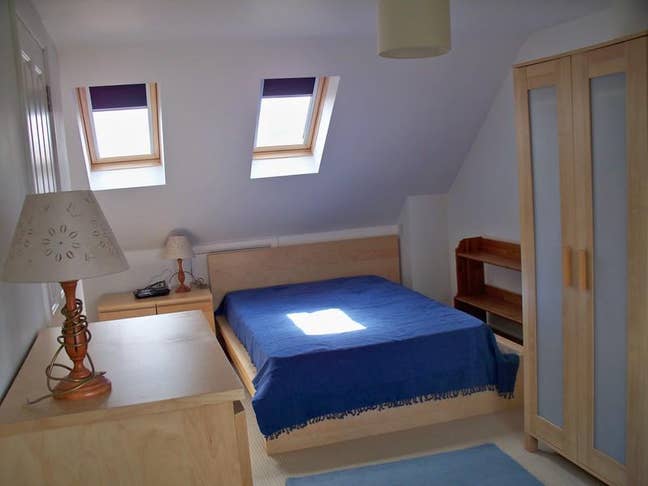Large, en-suite loft room to rent in family home. Main Photo
