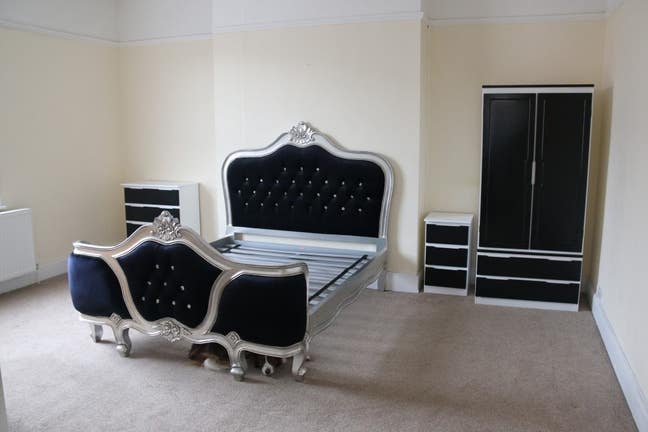 Luxury King Size All-Inc Ensuite in Period House Main Photo