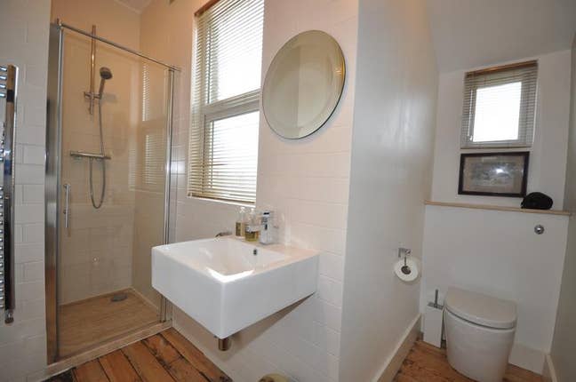 Bright double  room to let 750 PCM Main Photo
