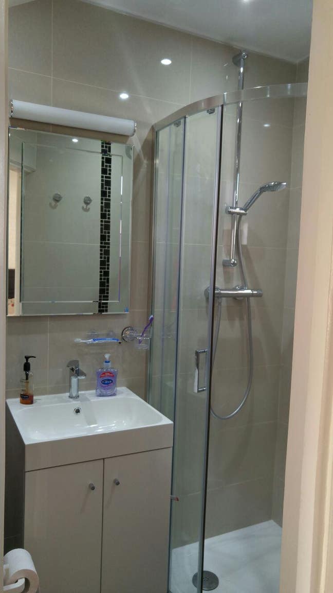 Ensuite double room in 2 Bed Terraced House Main Photo