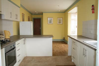 Furnished Room Available – DN32 Main Photo