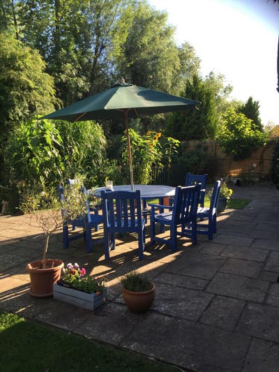 Mon to Fri only short walk from the centre of town Main Photo