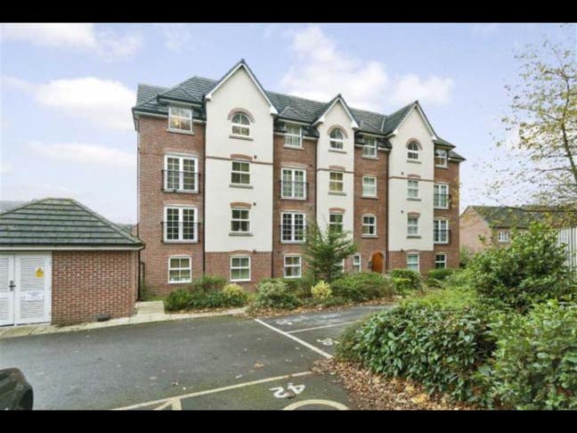 Two Bedroom apartment with parking Main Photo