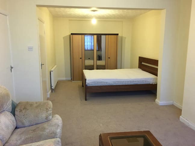 Very Large Bedroom & Private Living Room Main Photo