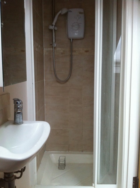 En-suite & Non En-suite rooms available in Chesham Main Photo