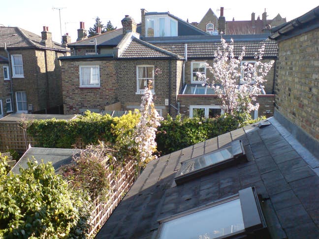 Mid-sized double room in quiet pretty street Main Photo