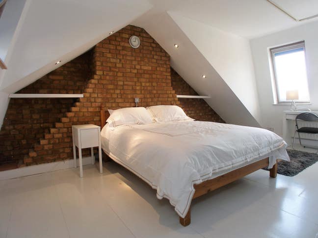 Large double room in quiet road near Common Main Photo