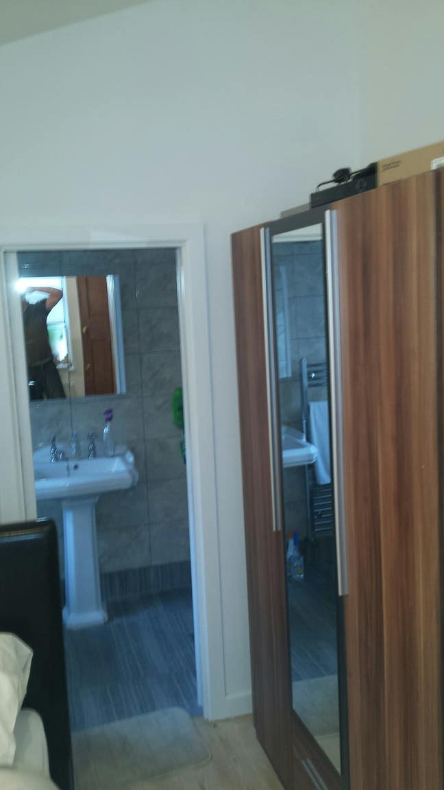  Double room in mixed gay/straight house share Main Photo