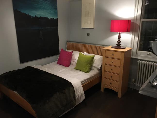 Large Double Room in Stunning 2 Story Apartment Main Photo