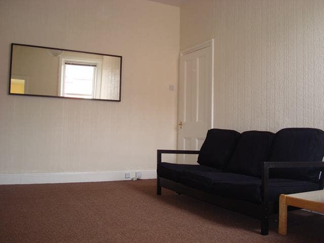 Super Student Rooms Available Sept' 26 Main Photo