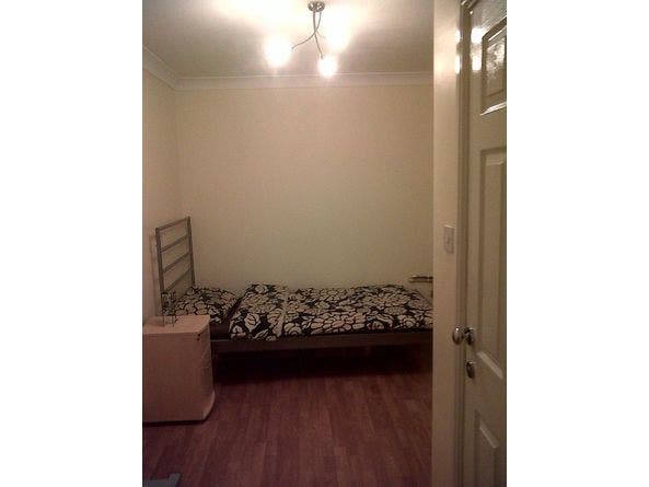Single Large Room with Ensuite Main Photo