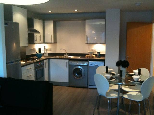 Available from 7th December 2025: 2 Double rooms Main Photo