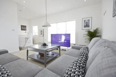 Friendly gated estate in Tooting. Deposit &pound;300 Main Photo