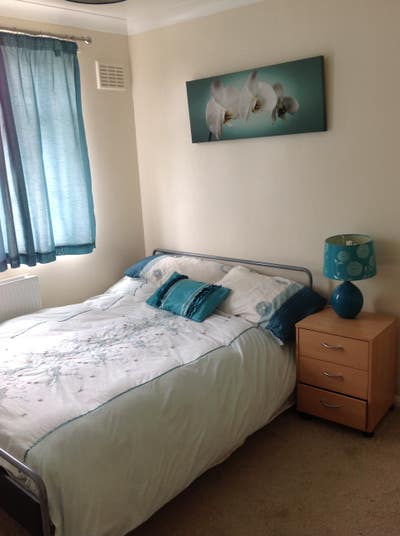 Clean homely household. Looking to share with prof Main Photo