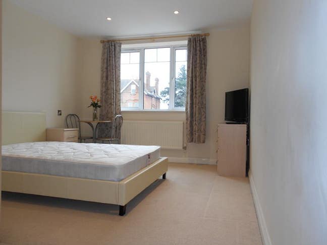 Zoomy Ensuite Double Broadband Bills Parking Incl  Main Photo