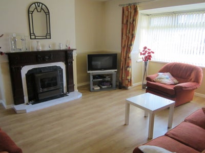 Double bedroom to let in house share Main Photo